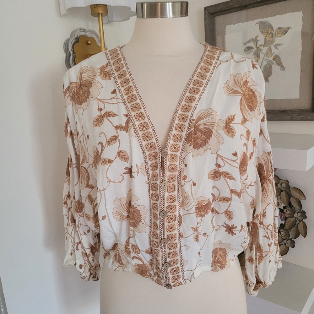 Rose + Olive Floral V-Neck Crop Top - White and Brown Size Large